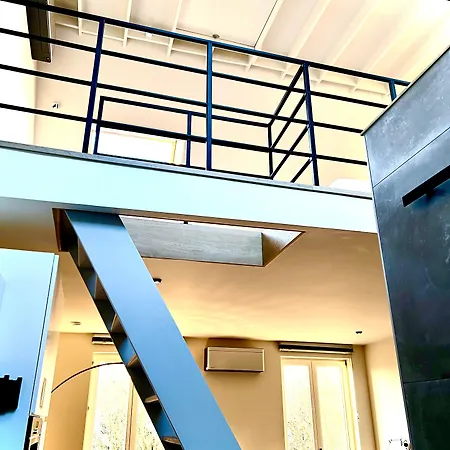 Agelandkaai 아파트