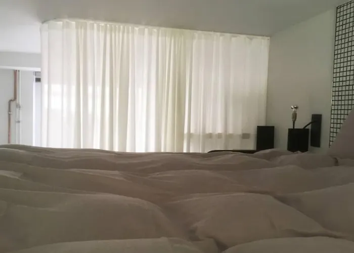 Agelandkaai 아파트 *